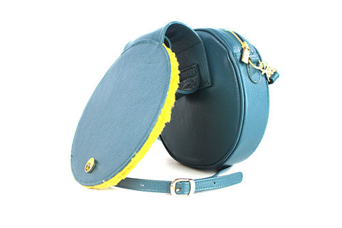 Round duck blue shoulder bag